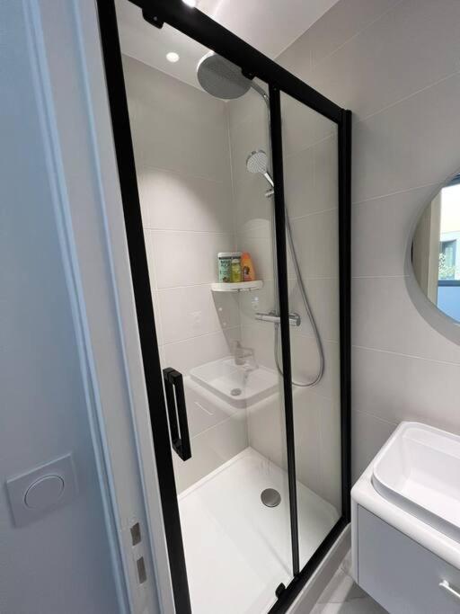 Apartamento Cosy Flat For 6 People #2 Asnières Exterior foto